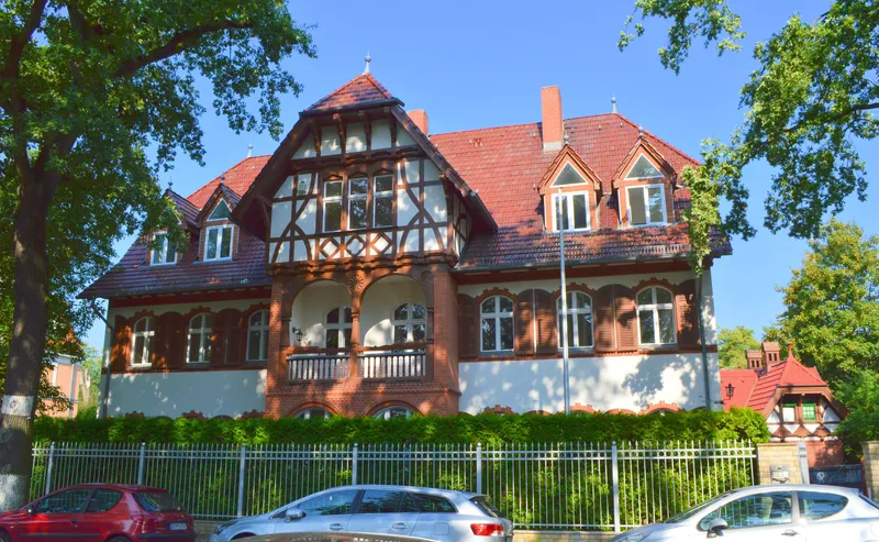 Wannsee-Wohnung mit Stil: 2-Zimmer-Domizil mit Balkon und Gartenterrasse in Villa — photo 1